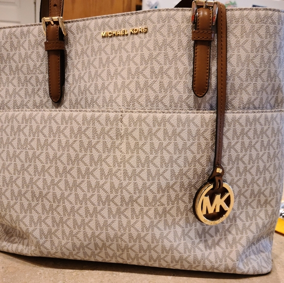 MICHAEL Michael Kors Handbags - Authentic Michael Kors Leather purse